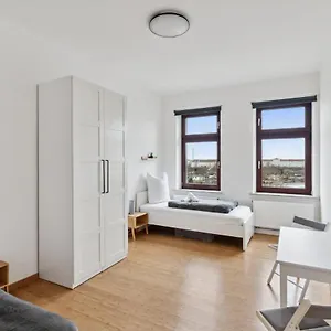  Apartment Apartment Fuer 13 Gaeste, 5 Schlafzimmer, 2 Baeder, 2 Loggia'S, Leipzig Zentrum Ost Deutschland
